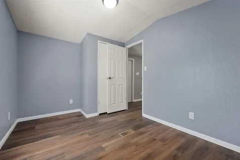 2222 N Austin Avenue 32 Pearland TX 77581