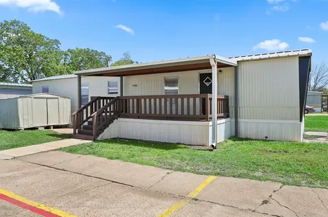 2222 N Austin Avenue 32 Pearland TX 77581