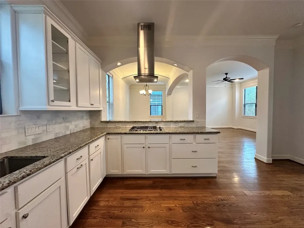 615 W 27th Street B Houston TX 77008