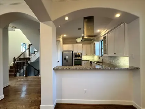615 W 27th Street B Houston TX 77008