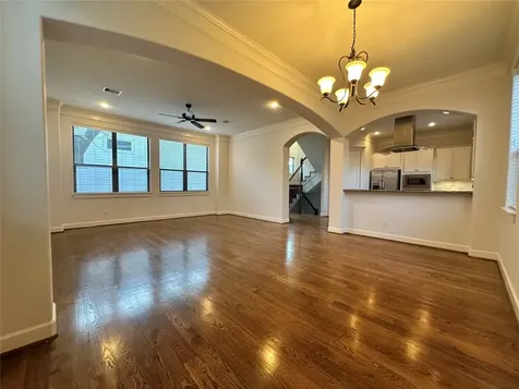 615 W 27th Street B Houston TX 77008