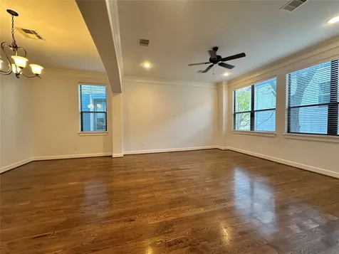 615 W 27th Street B Houston TX 77008