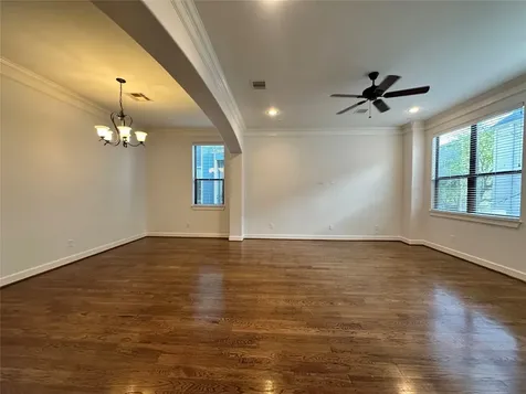 615 W 27th Street B Houston TX 77008