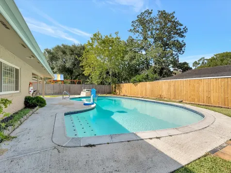 1615 Redway Lane Houston TX 77062