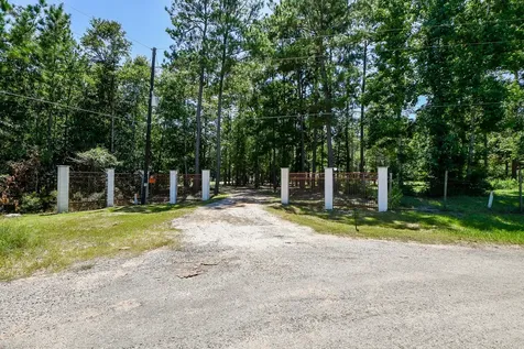 180 Maurine Lane Cleveland TX 77328