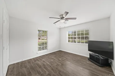 1655 E South Street Alvin TX 77511
