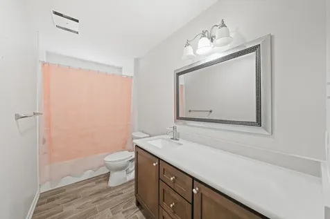 1655 E South Street Alvin TX 77511