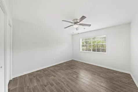1655 E South Street Alvin TX 77511