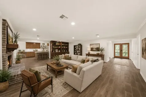 1655 E South Street Alvin TX 77511