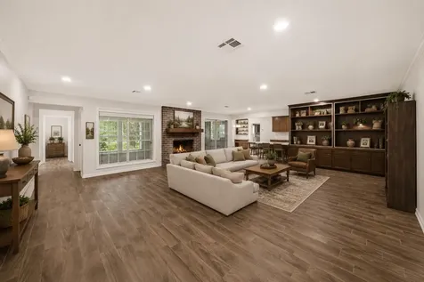 1655 E South Street Alvin TX 77511