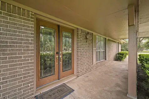 1655 E South Street Alvin TX 77511