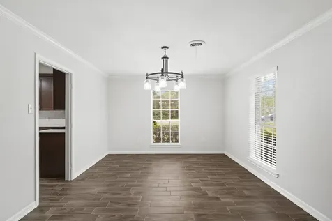 1655 E South Street Alvin TX 77511