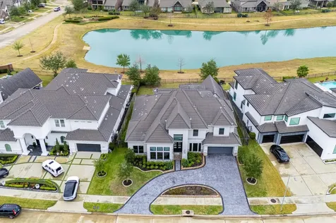 11 Laurel Wreath Trail Sugar Land TX 77498