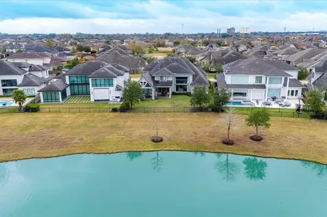11 Laurel Wreath Trail Sugar Land TX 77498