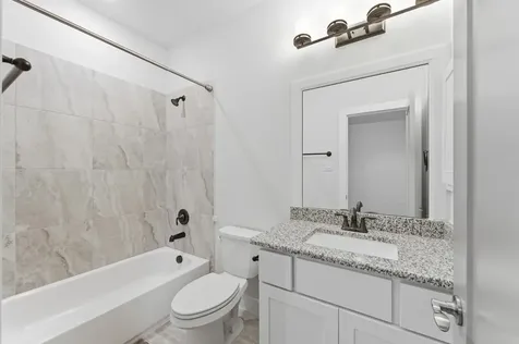 11 Laurel Wreath Trail Sugar Land TX 77498