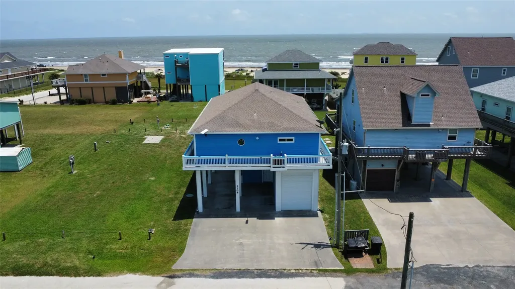 2108 Mills Crystal Beach TX 77650