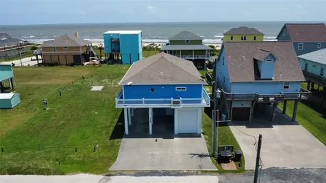 2108 Mills Crystal Beach TX 77650