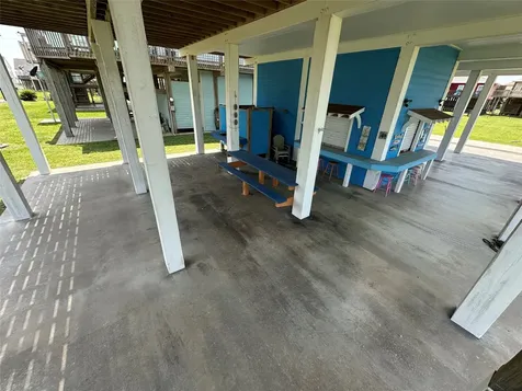 2108 Mills Crystal Beach TX 77650
