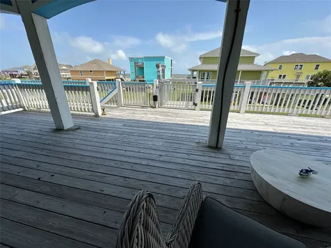 2108 Mills Crystal Beach TX 77650