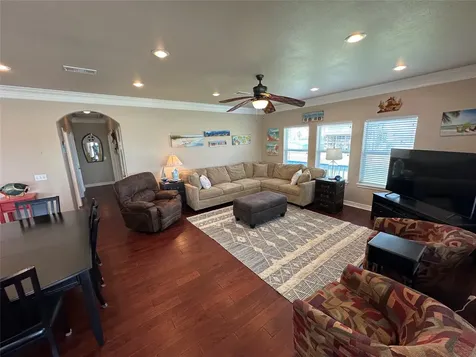 2108 Mills Crystal Beach TX 77650