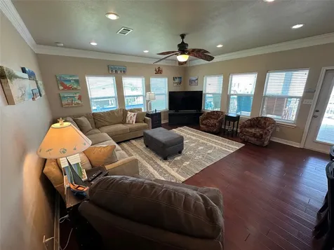 2108 Mills Crystal Beach TX 77650