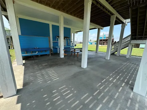 2108 Mills Crystal Beach TX 77650