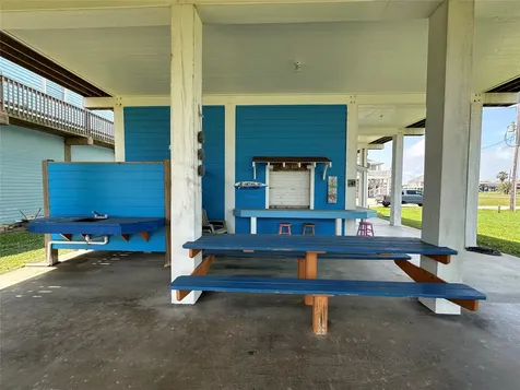 2108 Mills Crystal Beach TX 77650
