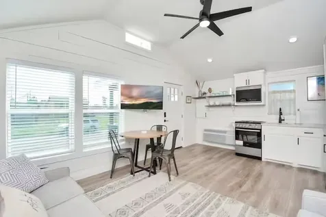 5324 Avenue L Galveston TX 77551