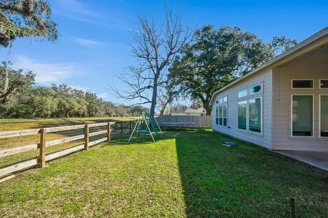 322 Wellshire Drive West Columbia TX 77486