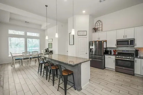 322 Wellshire Drive West Columbia TX 77486