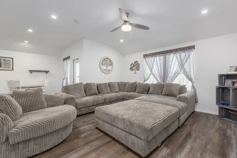 933 Neches Lane Dayton TX 77535