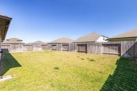 933 Neches Lane Dayton TX 77535