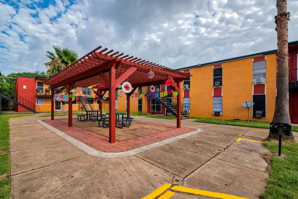 4300 S Shaver Street 11 Houston TX 77034
