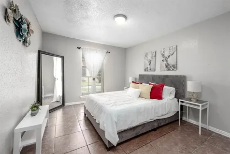 4300 S Shaver Street 11 Houston TX 77034