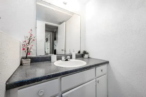 4300 S Shaver Street 11 Houston TX 77034