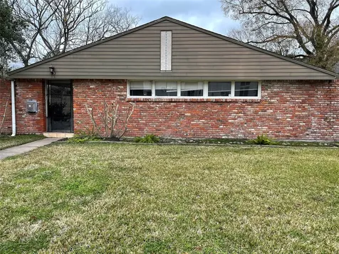 5122 S Jackwood Street Houston TX 77096