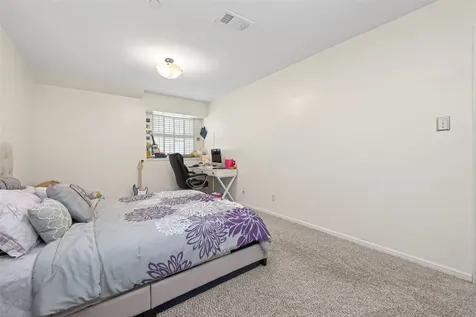 1010 Rhine Lane Houston TX 77090