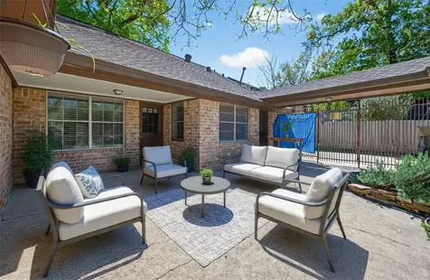 1010 Rhine Lane Houston TX 77090