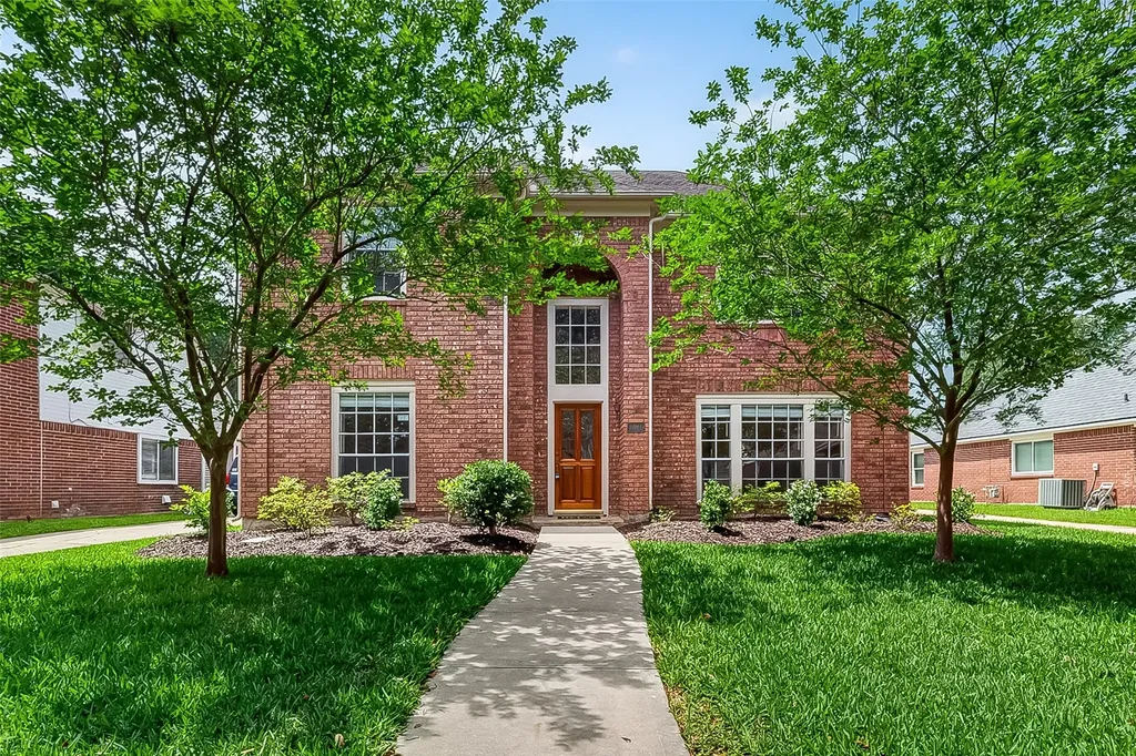 1915 Sandy Schoals League City TX 77573