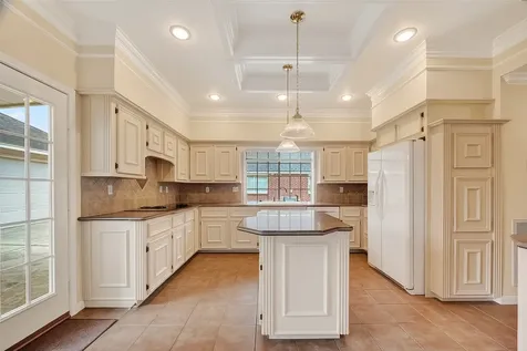 1915 Sandy Schoals League City TX 77573