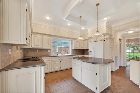 1915 Sandy Schoals League City TX 77573