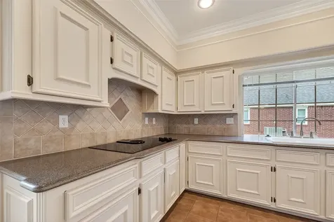 1915 Sandy Schoals League City TX 77573