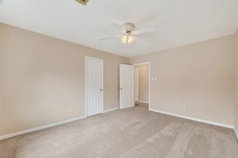 1915 Sandy Schoals League City TX 77573