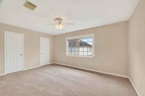 1915 Sandy Schoals League City TX 77573