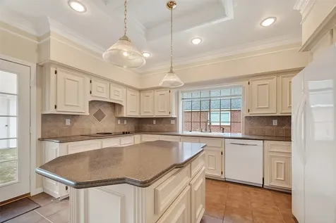 1915 Sandy Schoals League City TX 77573