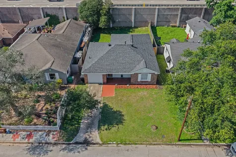 605 Kelley Street Houston TX 77009