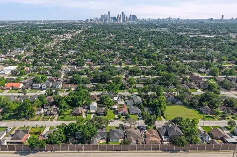 605 Kelley Street Houston TX 77009