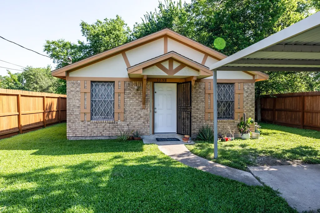3253 Francis Street Houston TX 77004