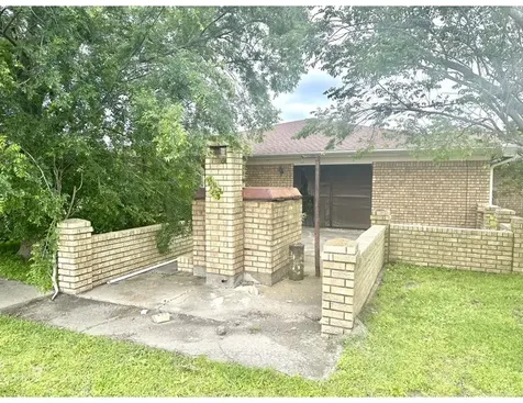 2312 Salisbury Drive Port Arthur TX 77640