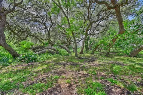 810 Highway 237 Burton TX 77835
